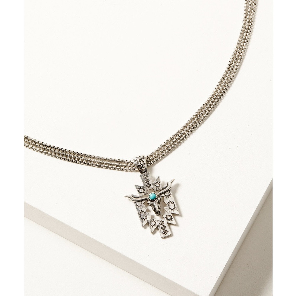 SHYANNE WOMEN'S SILVER DAKOTA LONGHORN NECKLACE